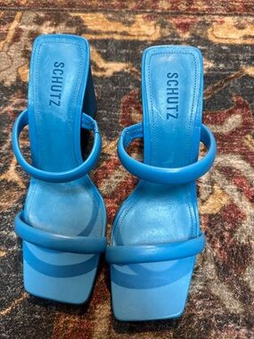 Schutz Ully sandals. Blue Square-Toe Block Heel.
NWT: Size 10B